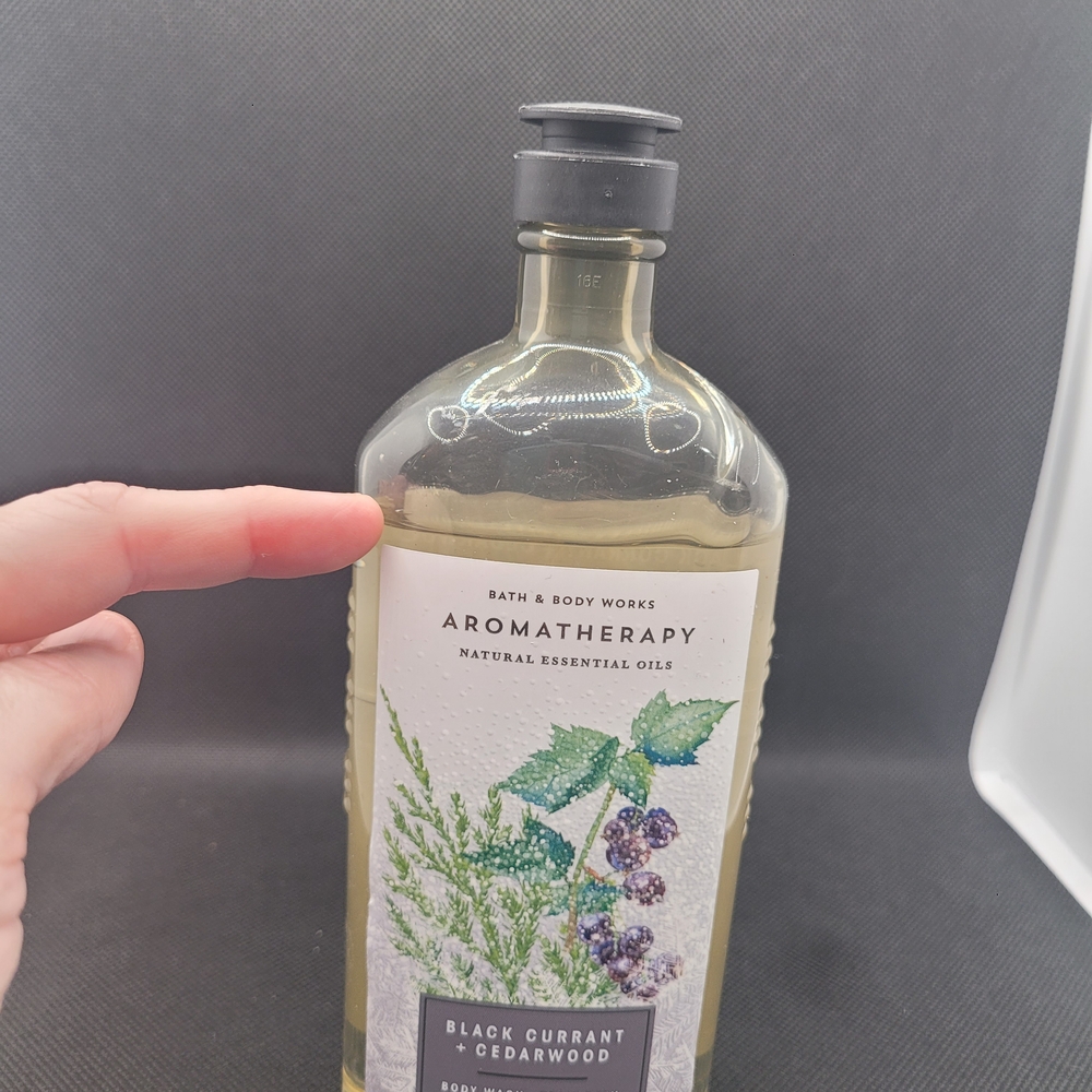 Bath & Body Works Aromatherapy Black Currant & Cedarwood Body Wash